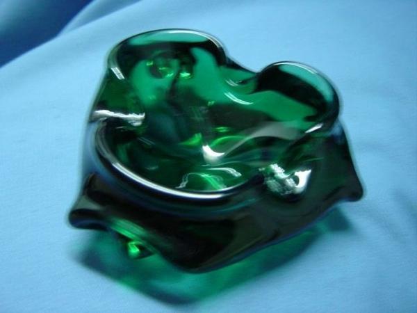 Cenicero cristal soplado color verde