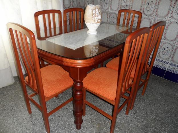 Conjunto de mesa y 6 sillas de comedor