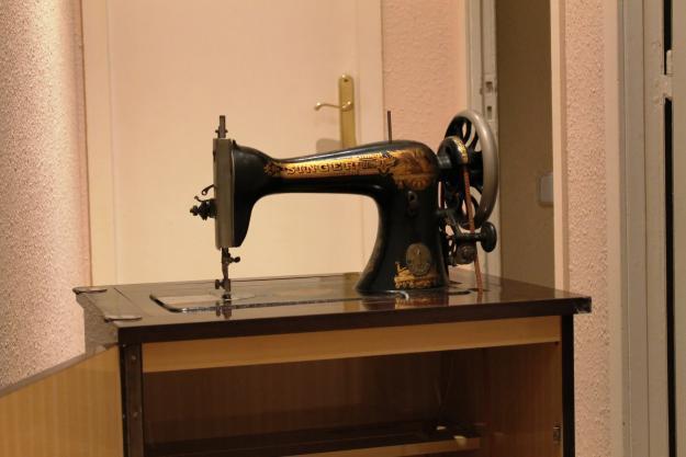 Vendo máquina de coser Singer ( perfecto estado )