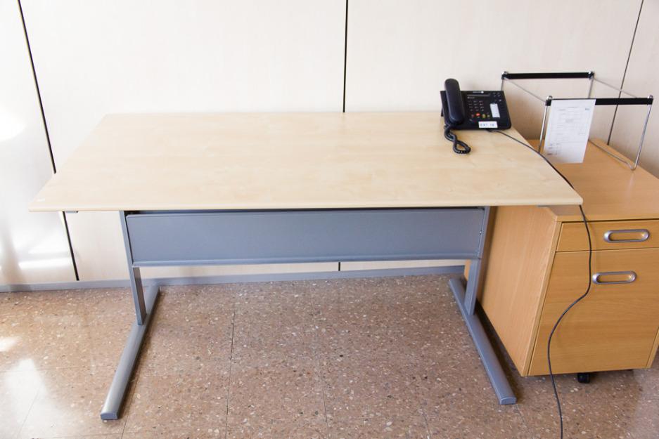 Vendo mesas oficina Galant, sillas de oficina, cajoneras y archivador