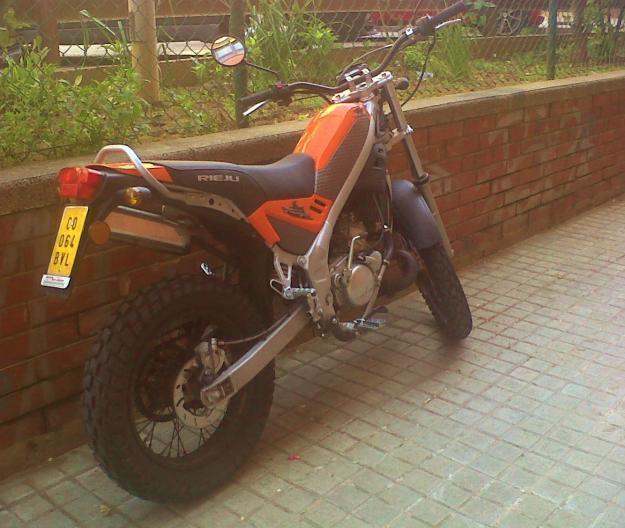 VENDO MOTO ECONOMICA