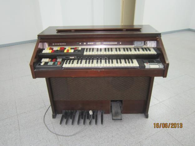 Vendo piano americano antiguo marca Hamonnd