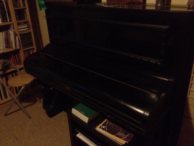 Vendo Piano de 130 años.