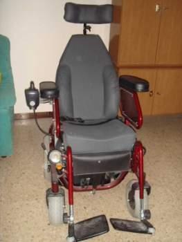 Vendo silla de ruedeas electronica alta gama TRACER y regalo grúa