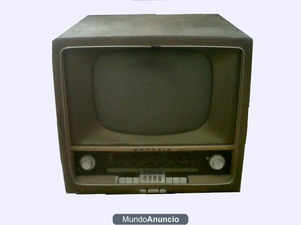 vendo tv/radio antiguo GRUNDIG años 60 por 200 €