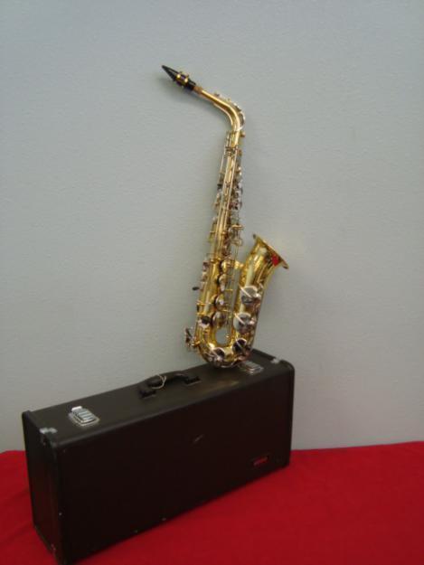 Yamaha YAS-23 Saxofón Alto con el caso