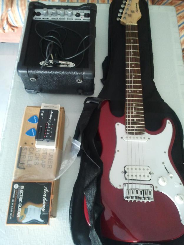 Pack de Guitarra eléctrica en perfecto estado 60 euros (Jerez y Cádiz)