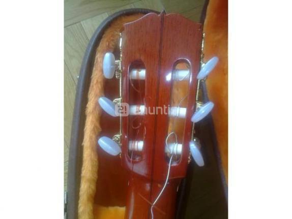 VENDO GUITARRA MANUEL ROMERO CIPRÉS