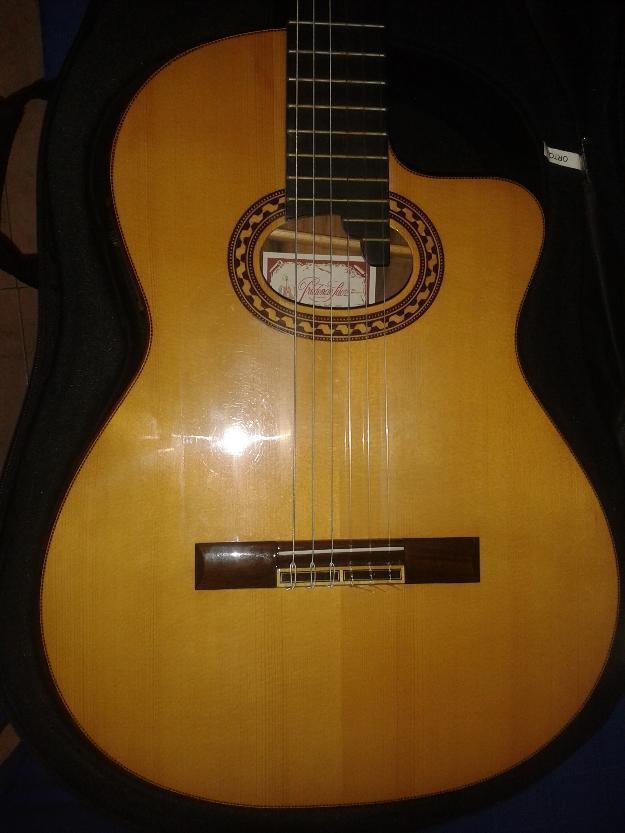 Guitarra Amplificada Flamenca Prudencio Saez