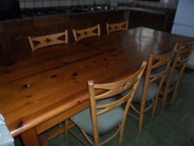 Mesa grande de cocina