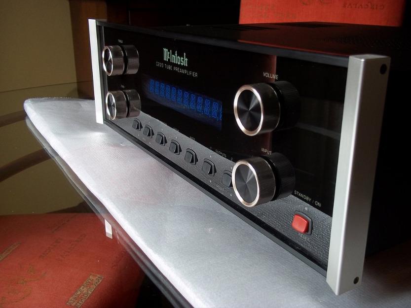 Preamplificador Mcintosh C-220