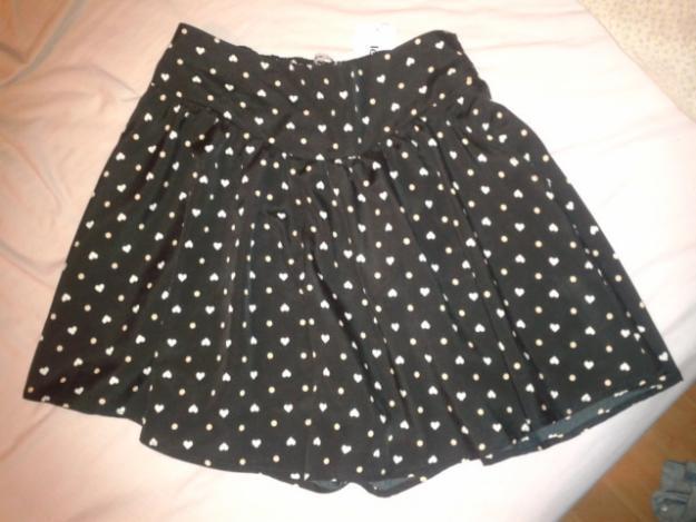 bonita falda negra con corazones lefties talla S por 5 euros!