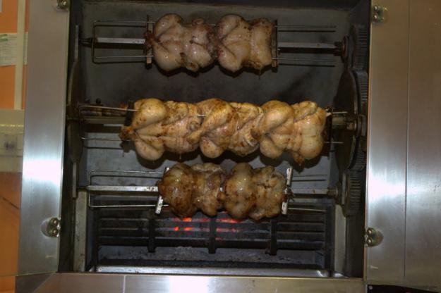 Horno asadero de pollos al carbon