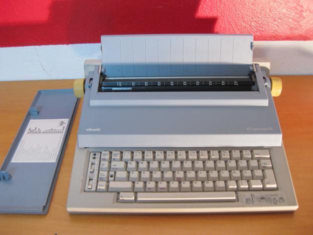 Máquina de escribir eléctrica Olivetti ET Personal
