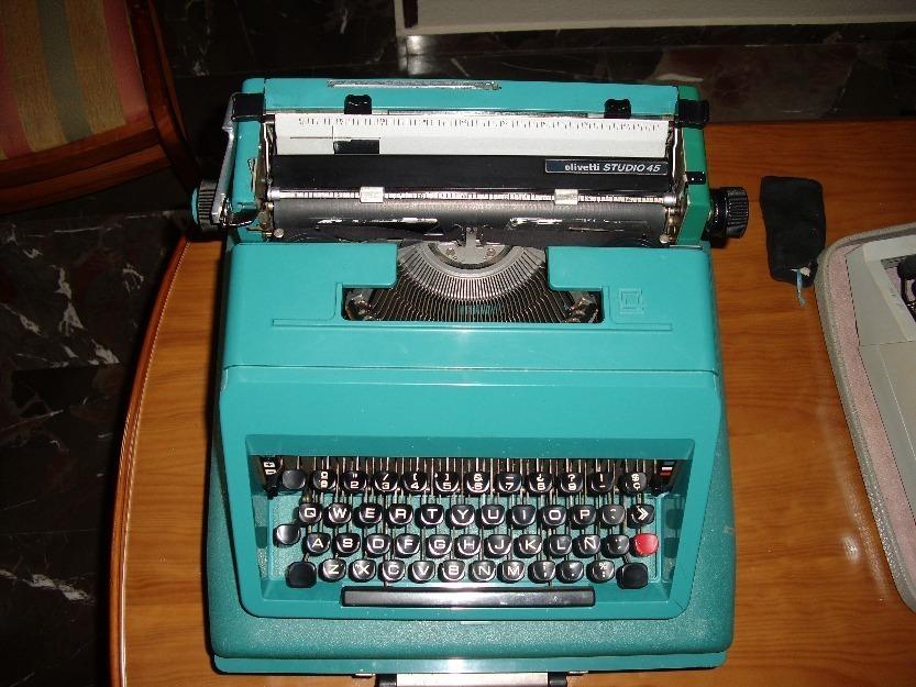 Máquina de escribir Hispano Olivetti studio 45