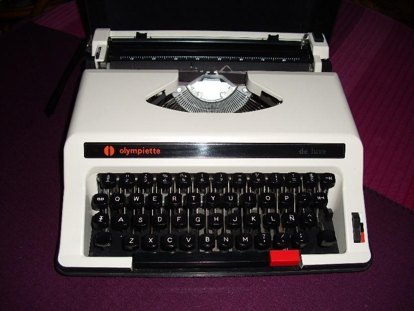 Máquina de escribir olympiette deluxe.