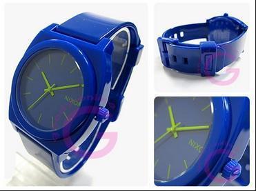 Reloj nixon azul intenso time teller p