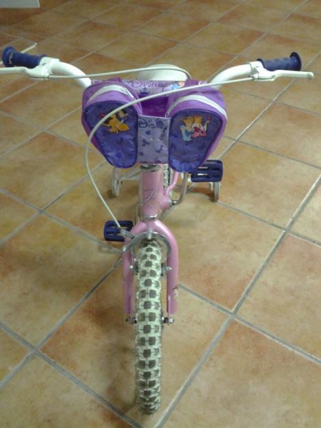 Vendo bicicleta infantil de barbie seminueva