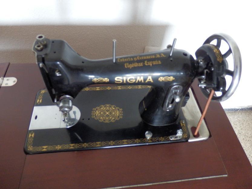 Vendo preciosa máquina de coser SIGMA con mueble, en perfecto funcionamiento