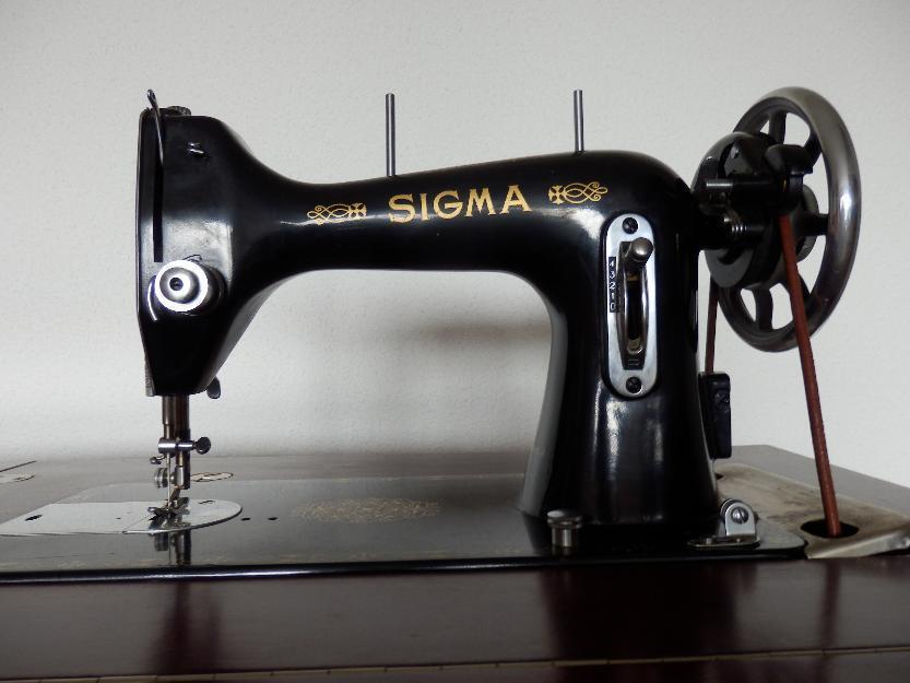 Vendo preciosa máquina de coser SIGMA con mueble, en perfecto funcionamiento
