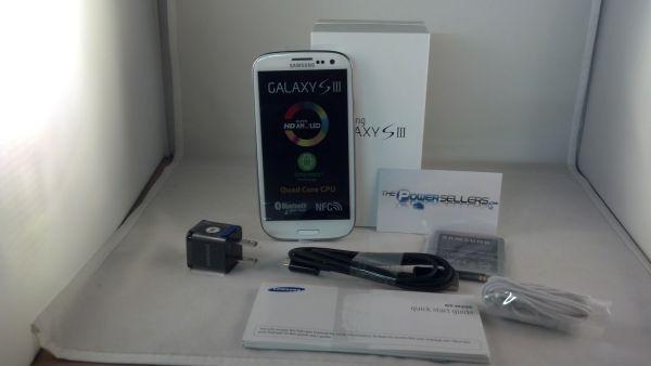 Samsung Galaxy S III (SGH-I747) - 16 GB (AT & T) - blanco