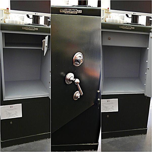antigua caja fuerte Gruber. Perfecto estado