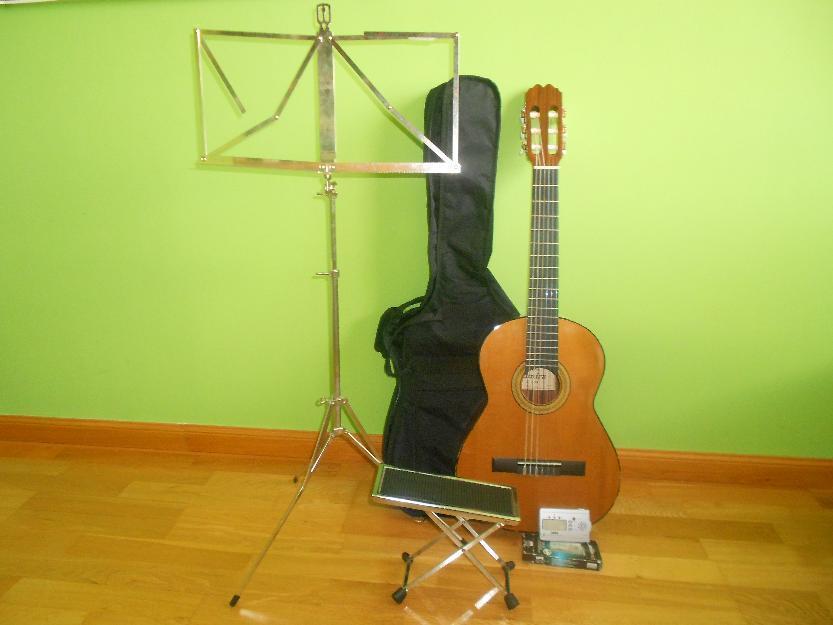 guitarra española y complementos