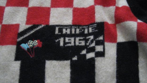 Jersey negro y rojo marca Chipie