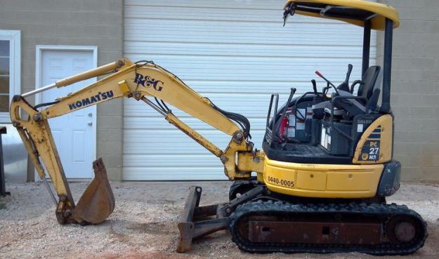 2005 KOMATSU - PC27MR-2