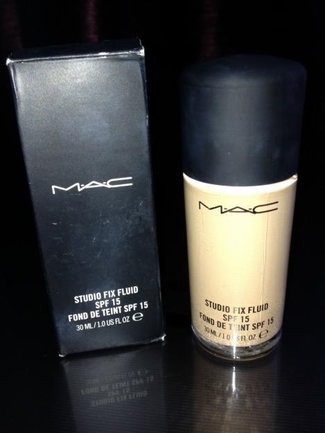 Base de maquillaje MAC / NW20