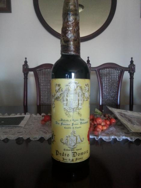 Botella de vino dedicada a franco