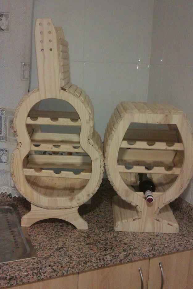 Botellero de madera en forma copa,guitarra, piramide