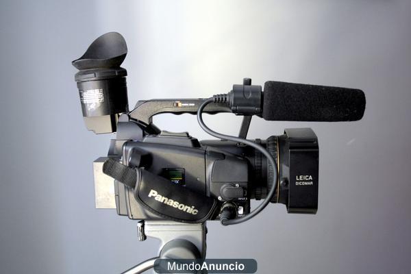 CAMARA DE VIDEO PANASONIC DVX100B + TRIPODE + MICRO + MOCHILA