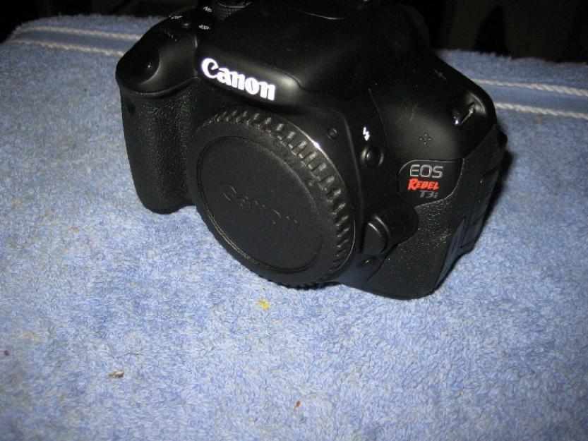Canon EOS Rebel T3i 18.0 MP Digital SLR Camera (Kit w / 18-55mm y 75-300mm ...