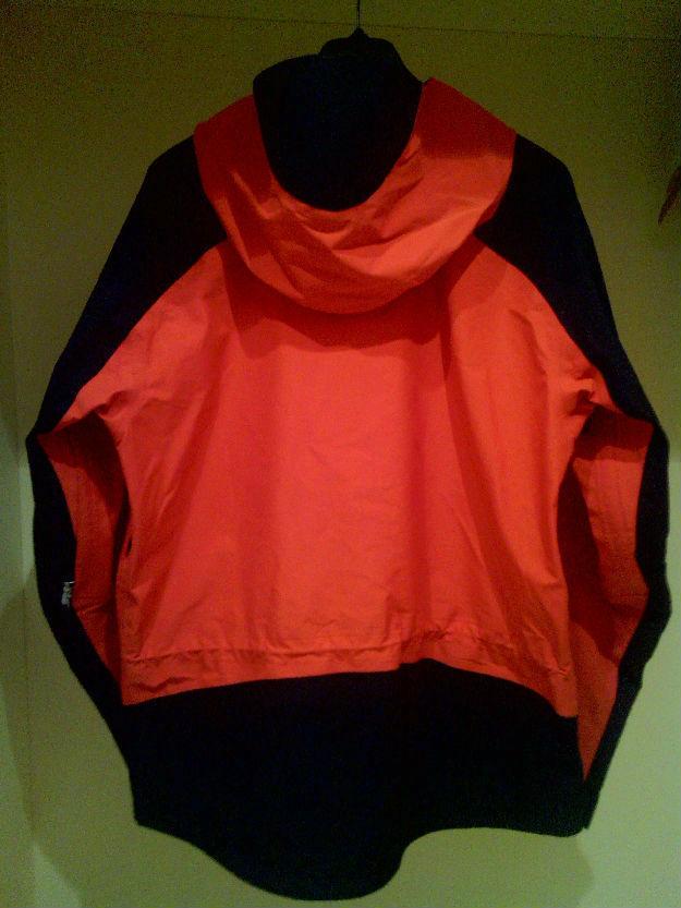 Chaqueta impermeable trangoworld talla xl  (-60% dto)