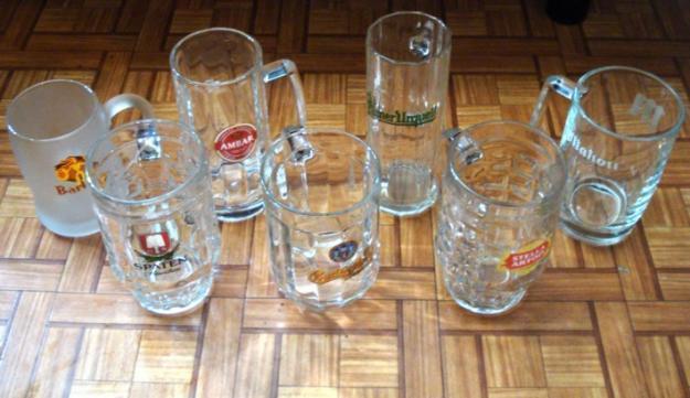 Colección vasos y jarras de cerveza