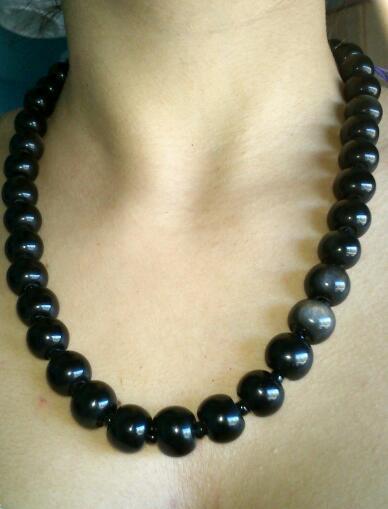 Collar de obsidiana