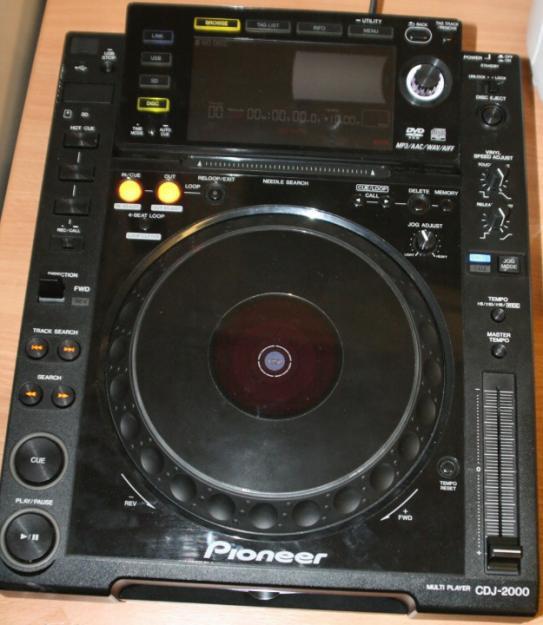 Dos x Pioneer DJ Cdj2000 y, Uno x Pioneer DJM 2000