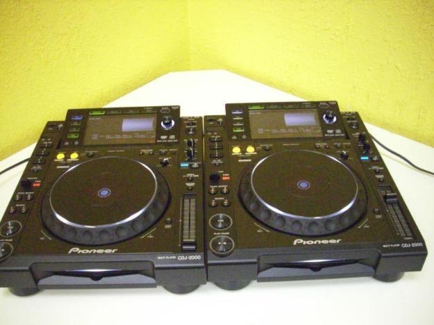 Dos x Pioneer DJ Cdj2000 y, Uno x Pioneer DJM 2000
