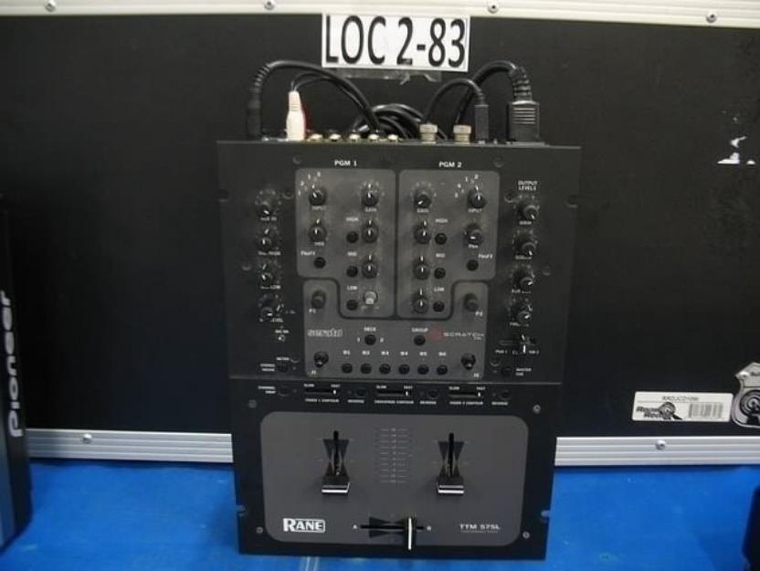 El sistema del equipo dj 2 x Pioneer CDJ-400 Rane TTM 57SL DJ Mixer & Case y viajes