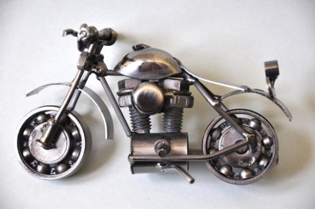 Escultura metálica de motocicleta M37