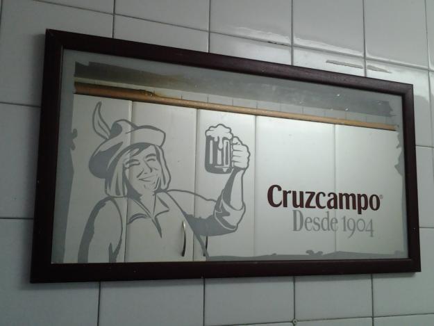 Espejo enmarcado pulicidad CRUZCAMPO