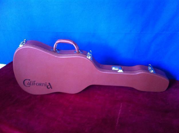 EXCELENTE maleta rígida marca california para guitarra eléctrica