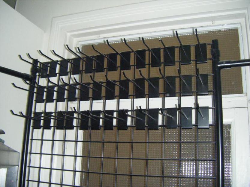 Expositor-estanteria metálico con ganchos