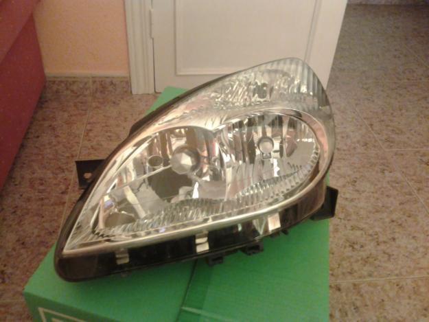 faro delantero izquierdo del citroen c5 premier año 2003