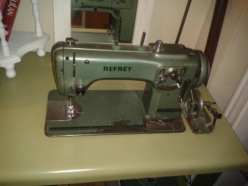 Maquina de coser REFREY 430