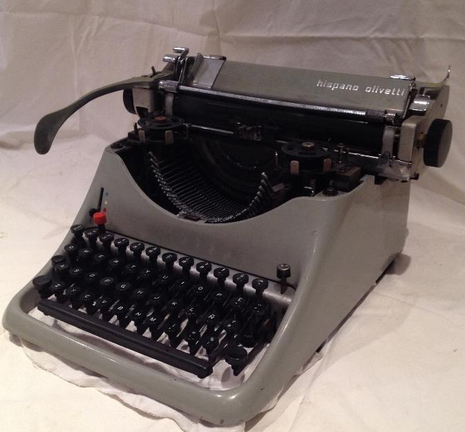 Maquina de escribir antigua Hispano Olivetti