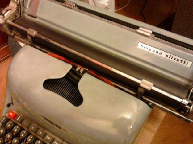Máquina de escribir antigua Hispano Olivetti, Lexicon 80 Carro grande