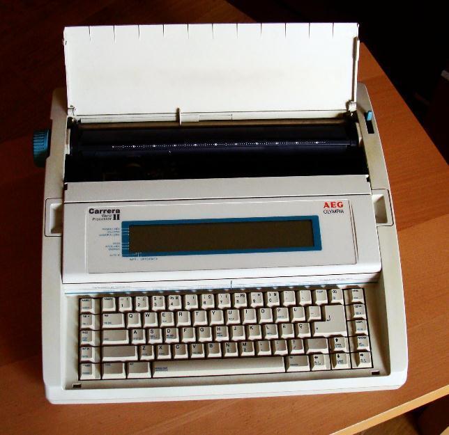 Maquina de escribir Olympia Carrera WP II