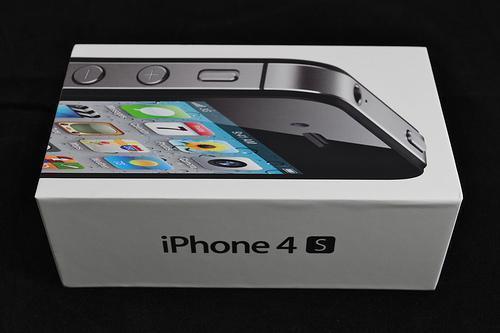 Marca nuevo Apple iPhone 4S 64GB desbloqueado para la venta.